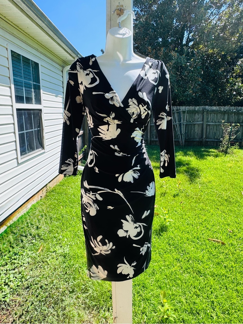 LAUREN RALPH LAUREN Black and White Floral Faux-Wrap Sheath Dress